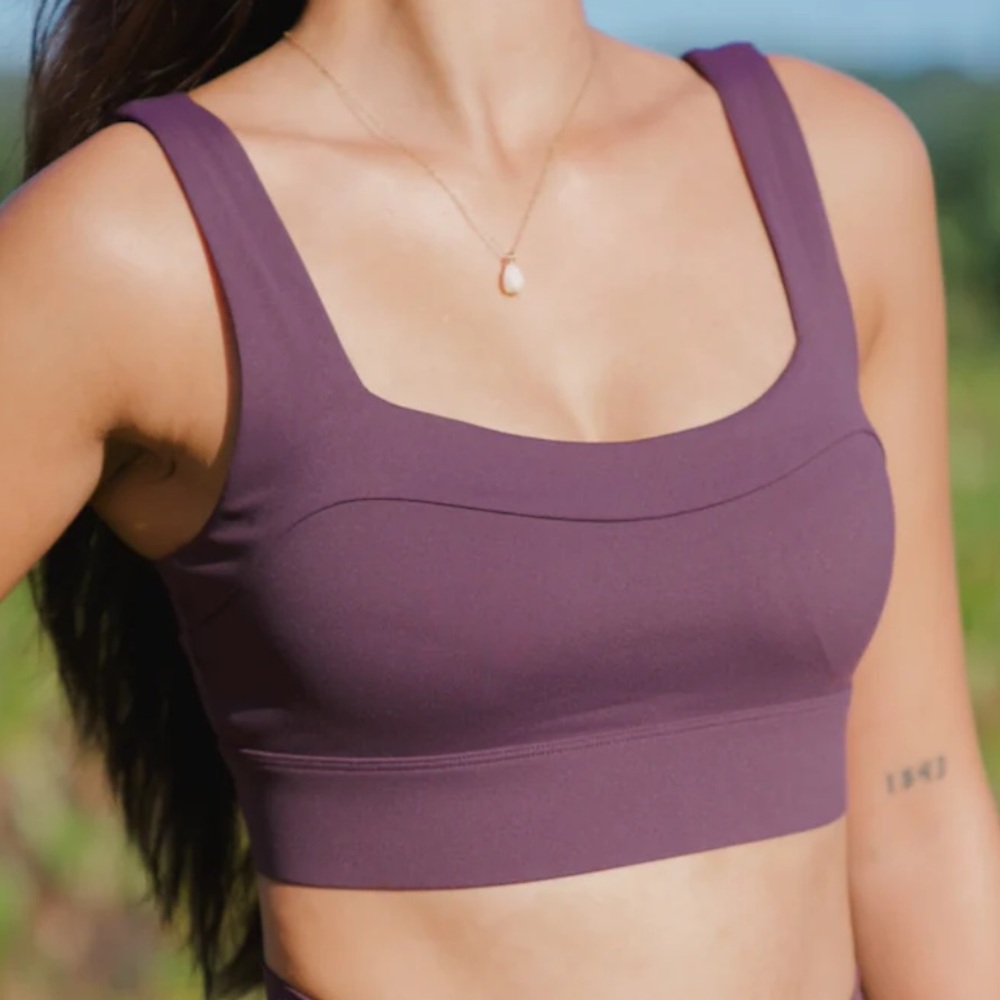 Iwa Company Sports Bra